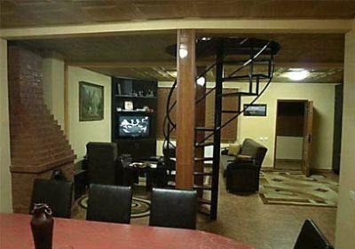 Vand casa de vacanta / pensiune in Ranca !