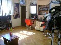 DE VANZARE SALON DE INFRUMUSETARE, ZONA PIATA ROMANA