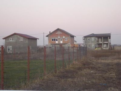 Comuna Berceni la intrare loturi 380 mp