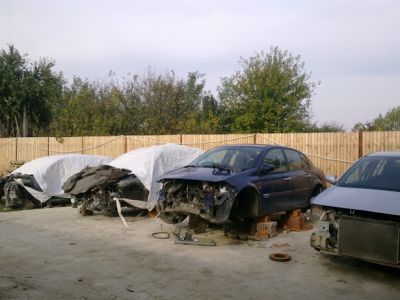 Dezmembrez Renault Megane II