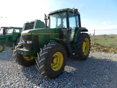 Vand tractor John Deere 6800