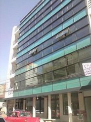Spatiu comercial 180 m utili la parterul unei cladiri de birouri