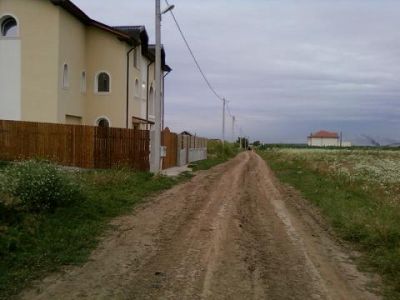 Loturi Comuna Berceni la intrare 380, 470, 550/mp