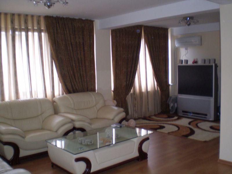 3 camere ultralux Voluntari complex Omnix