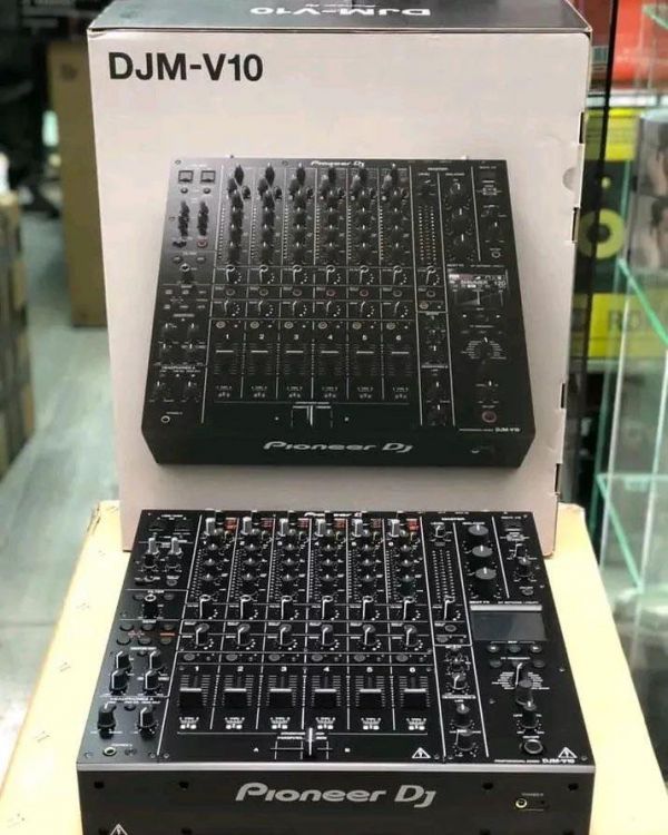 Pioneer CDJ-3000, Pioneer DJ DJM-A9, Pioneer DJM-V10 , Pioneer CDJ-2000NXS2, Pioneer DJM-900NXS2