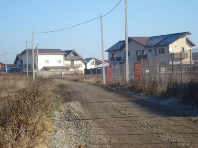 Vanzare teren Berceni 681mp la 12.500 euro/lot