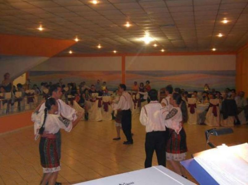 Dansuri populare , dansuri tiganesti si french can-can in Constanta 0762649069