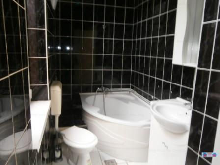 OCAZIE!Vand etj 1 in vila,ultracentral