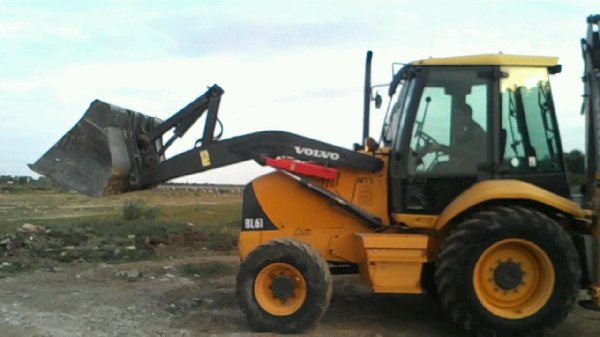 Inchiriere Buldoexcavator Ploiesti |  Inchiriere excavator Ploiesti