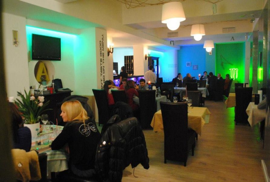 Vand spatiu comercial 13 Septembrie vecinatate Mariott