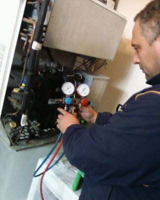 Agregate racire crame vinuri-reparatii vitrine frigorifice