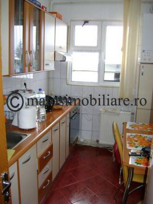 Vand apartament 2 camere Campina