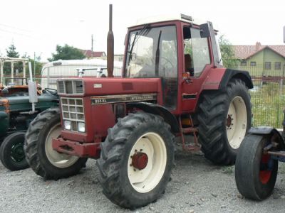 TRACTOR INTERNATIONAL 955 XL