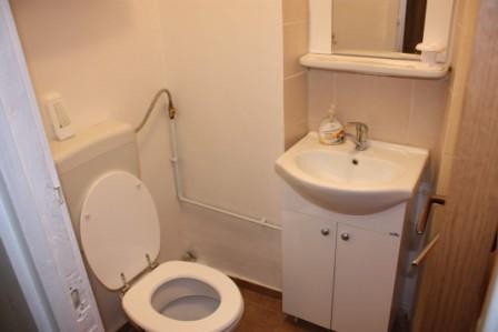 Vand apartament 4 camere / zona linistita - blocuri 4 etaje