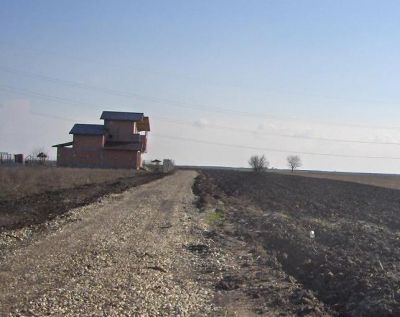 Vand lot de casa Com Berceni 400mp la 8.000 euro/lot