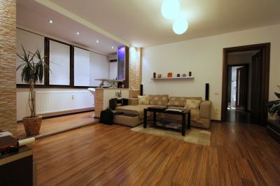 Vand 3 camere Colentina