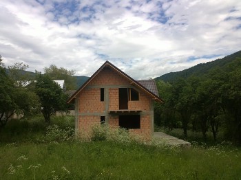 Vand casa Nucsoara