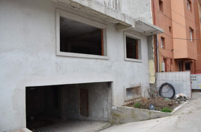 Vand urgent cladire cu demisol si parter