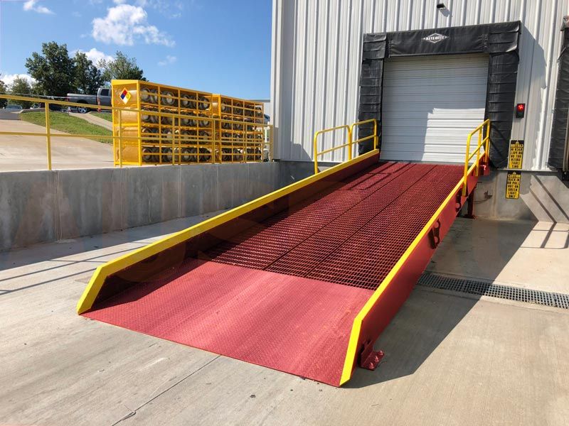 Rampa de curte excelentă AUSBAU-DG (tip �Depozit-Sol�) de la producător