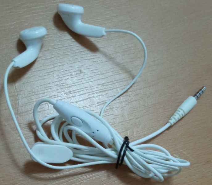 Vand Casti cu hands free,noi,pentru telefon sau Tableta