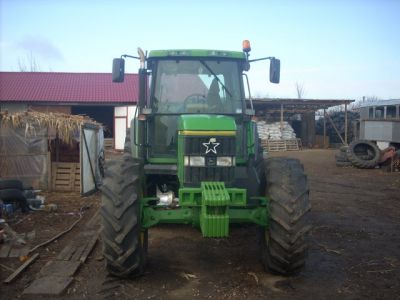 John Deere 6900