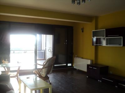 De inchiriat apartament 3 camere - Pajura