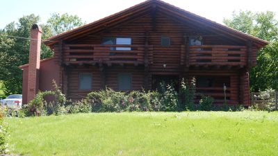 REVELION 2013, Inchiriez cabana  din bustean in Bucovina