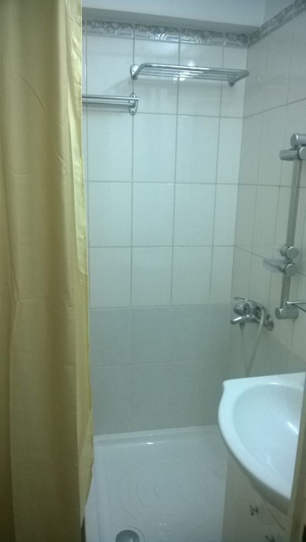 Inchiriez apartament in zona Amzei