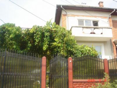 Vand vila lux cu piscina 220 mp
