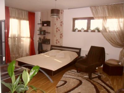De vanzare apartament 3 camere - Zona Ghencea