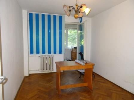 Apartament 3 camere semidecomandat, Baba Novac