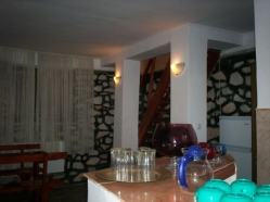 INCHIRIEZ casa vacanta