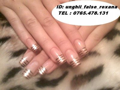 aplic unghii false cu gel sau acryl