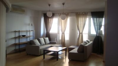 Inchiriez apartamanet 3 camere in P-ta Charles de Gaulle