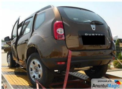 Vand haion dacia duster de culoare alb