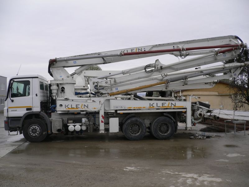 Pompa de beton KLEIN cu brat 37m,  R4 