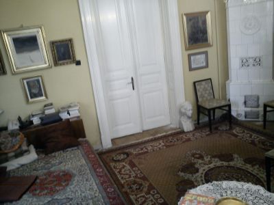 Particular, Casa curte 4 camere , Zona Piata Victoriei- langa hotel Mi=
nerva