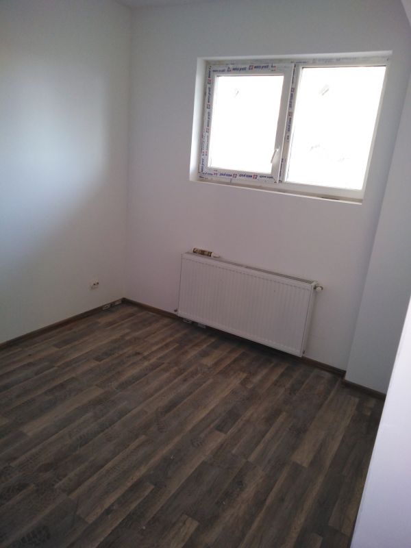  Proprietar Gars Demisol 28mp pret 21000E cash in Militari Residence