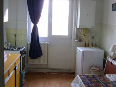 Vand apartament 2 camere Campina