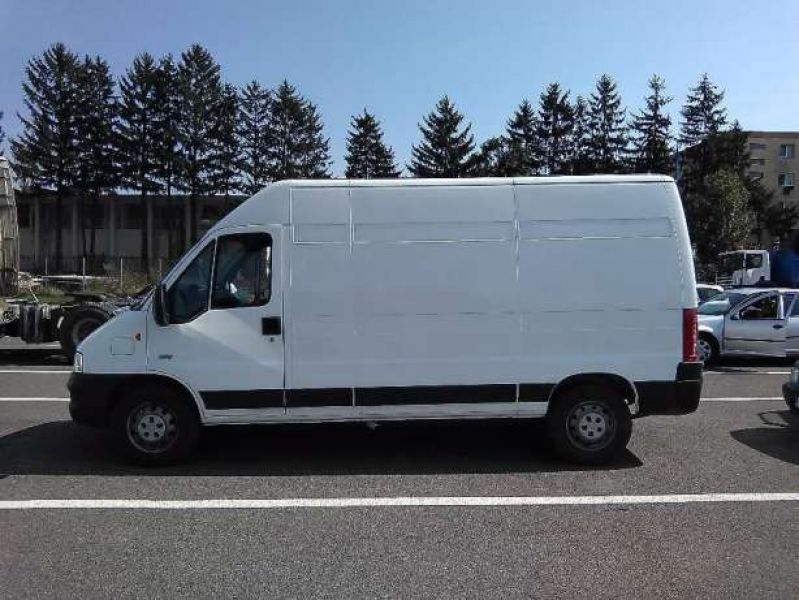 Planuiti sa va mutati ? Sunati-ne pe noi!