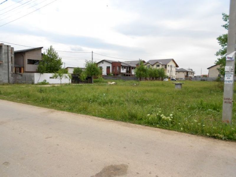 De vanzare in Com.Berceni Mamina teren intravilan
