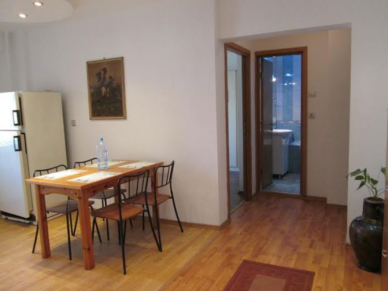 Proprietar inchiriez apart Unirii