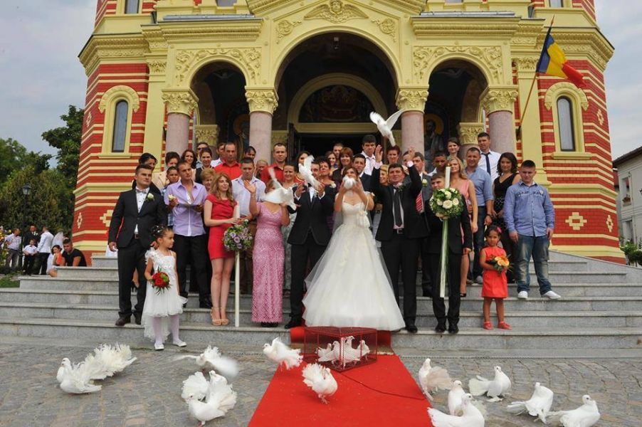 Inchiriez porumbei albi pt. nunti, Craiova