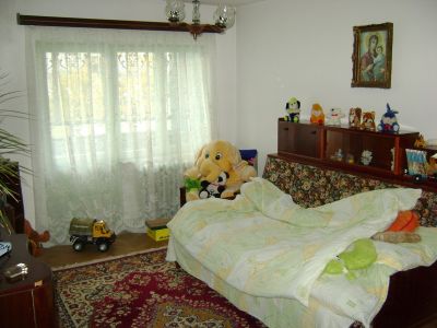 Vand apartament 2 camere Campina