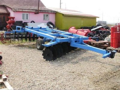 Disc agricol de 3.8 metri tractat Santion