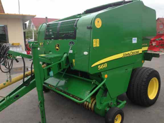 Presa de balotat marca Jhon Deere 568 MultiCrop 