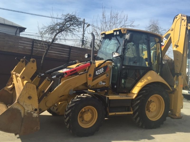 Inchirieez buldoexcavator