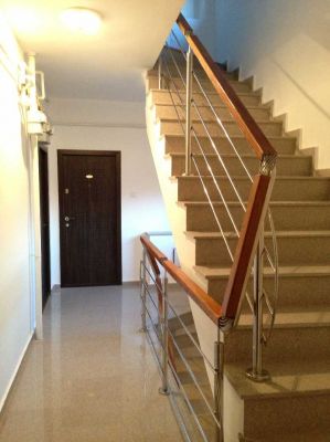 Vand apartamente Damaroaia-Jiului