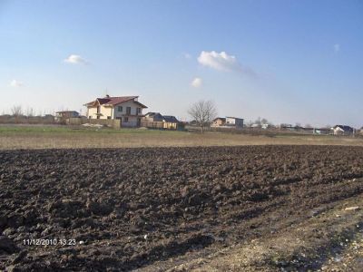 Vand teren in comuna Berceni 470 mp