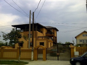 Vand/inchiriez vila balotesti